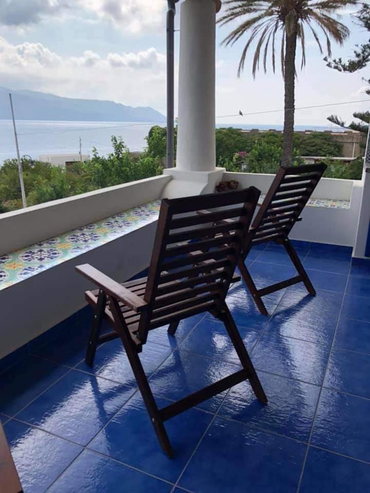 Villa Insolia Santa Marina Salina Habitación foto